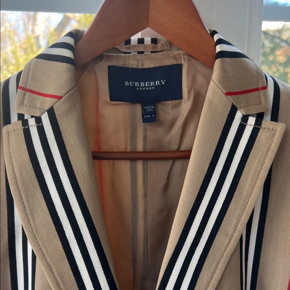 Burberry Women's Multicolor Striped Blazer in Excellent Condition - Picture 3 of 11